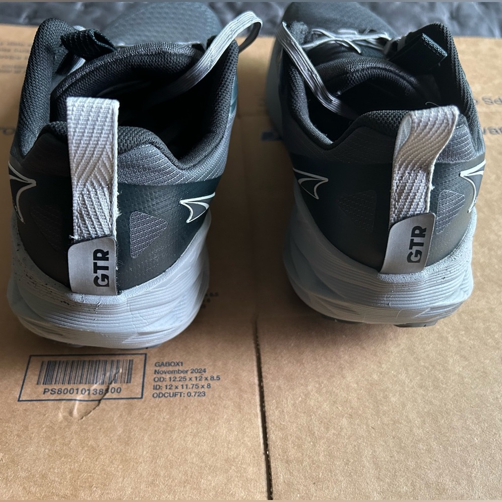 ALTRA Experience Wild 2 Men’s 13 Trail Running Shoes black/grey ALMOST NEW - Picture 10 of 16
